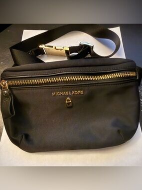 michael kors belt bag